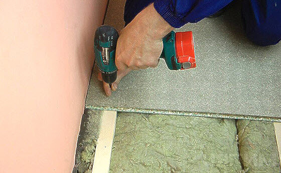 Instalace podlahové nosníky pro, foto: remontiks.com