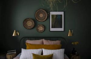 Jak, aby se vaše ložnice jedinečný a nezapomenutelný, pomocí stěny. 6 Jolly nápady