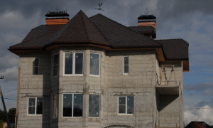Porcelánové dlaždice na střeše: jak a exkluzivní a rozpočet