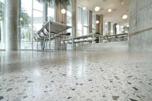 Leštěný beton: jak vytvořit levnou a originální podlahu