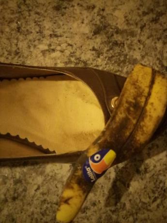 Banánové slupce lze vyčistit kožené boty lesk.