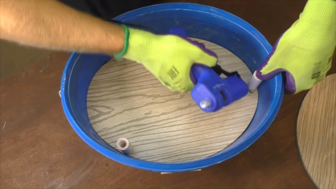 Nainstalovat mezery ve staré kbelíku s vlastníma rukama vytvořit nástroje
