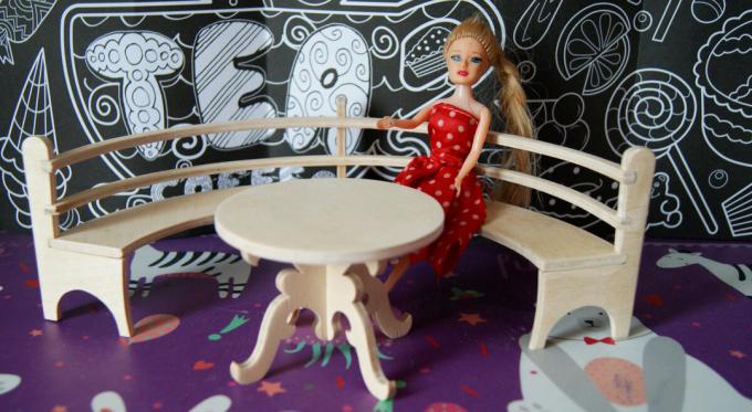 Nábytek pro panenky s vlastníma rukama - loutkové stůl a lavice
