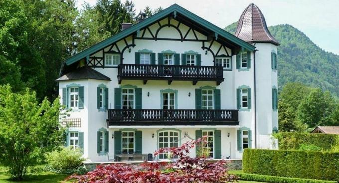 Mansion Gorbačov v bavorských Alp. Podle některých zdrojů - na prodej.
