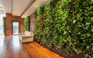 Vertikální zahradnictví: obývací stěna jako dekorace originálu
