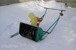 Stroje na uklízení sněhu od řetězových pil s rukama