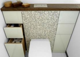 Stejně jako u 5 designových tipů, estetické a praktické funkce prostoru přidat trochu toalety