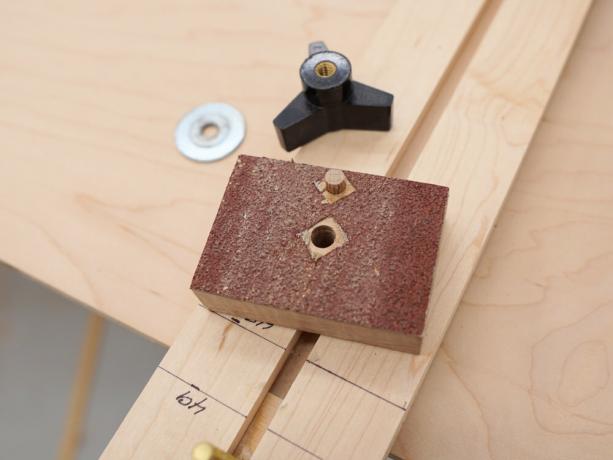 z místa - https://ibuildit.ca/projects/how-to-make-a-straightedge-guide/