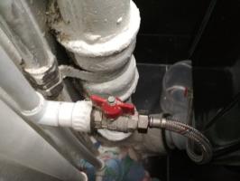 Chránit ventil před úniky vody do bytu. Kontrola funkce ventilu