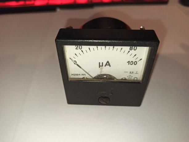 analogový Ampérmetr