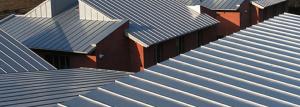 Opravy a restaurování švů střechy: Běžné problémy a jejich řešení