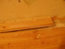 Demontáž dřevěné podlaze prkna z masivní borovice